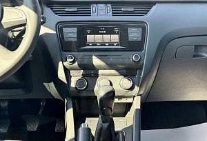 купить Шкода Octavia 2014, автосалон автоцентр